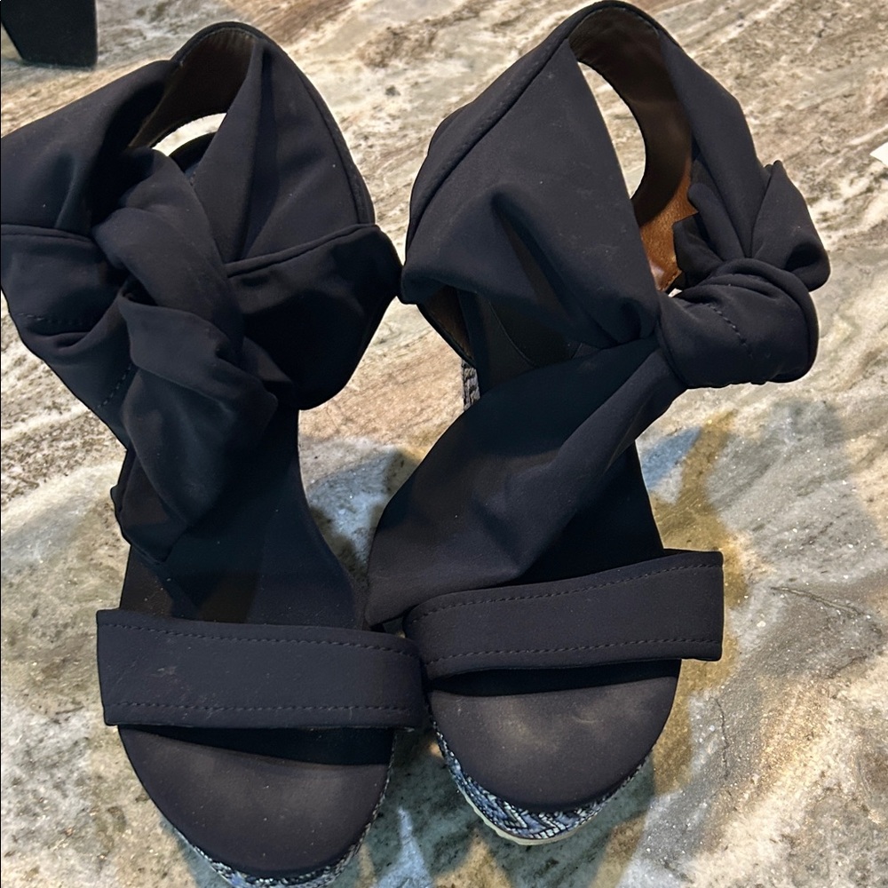 Donald J. Pliner navy Bow tie at ankle wedges - Picture 3 of 5